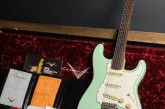 Fender Custom Shop Ltd Edition 64 Journeyman Relic Super Faded Aged Surf Green.jpg